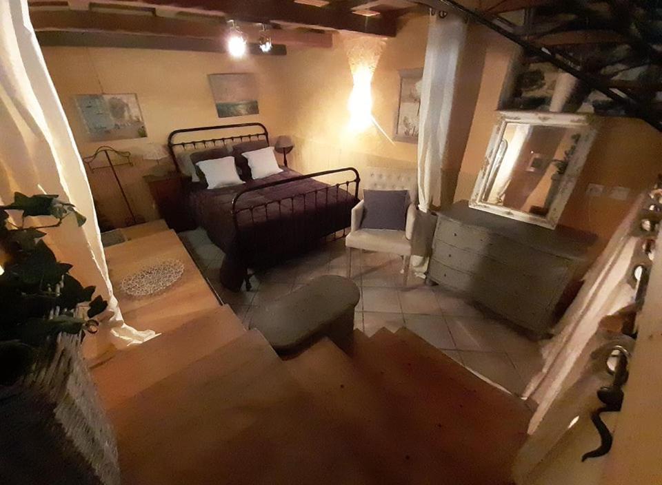 Joli Loft Dans Village Pittoresque Peret Exterior photo